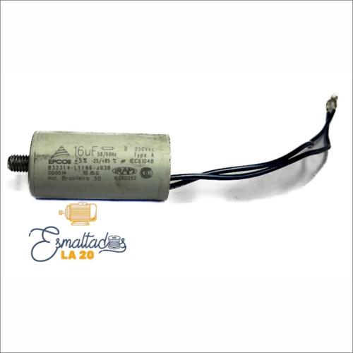 Capacitores